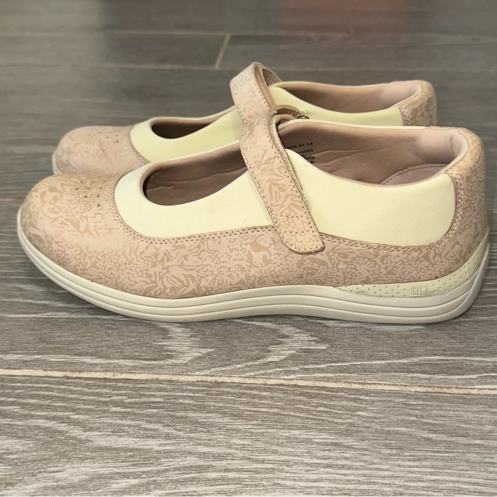 Drew Rose Mary Jane Flats Bone Color Hook & Loop Strap Closure Women’s Size 11W